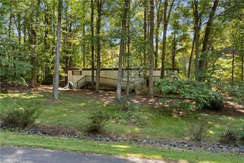 1055 Oak View Drive, Tobaccoville, NC 27050