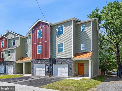 596 W THIRTIETH STREET, WILMINGTON, DE 19802
