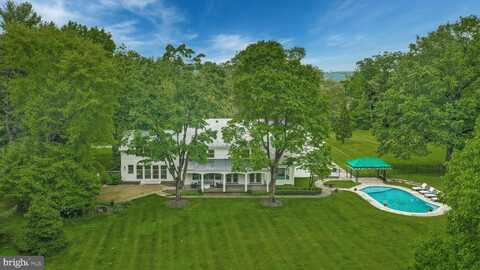 1803 APPLE TREE LN E, BETHLEHEM, PA 18015