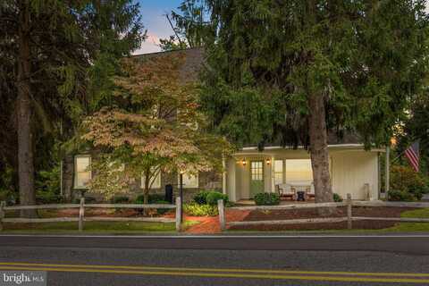 1075 W MACADA ROAD, BETHLEHEM, PA 18017