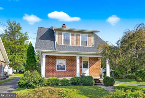 63 E MAIN STREET, LEOLA, PA 17540
