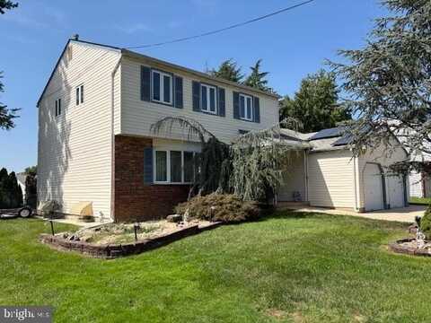 30 SPRINGLANE DRIVE, BLACKWOOD, NJ 08012