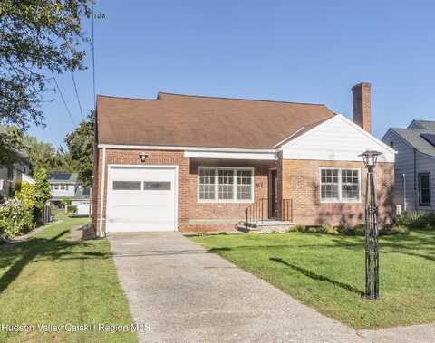 18 Bennett Avenue, Saugerties, NY 12477