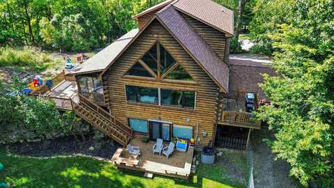 99 SE 7th Avenue, Waverly, IA 50677
