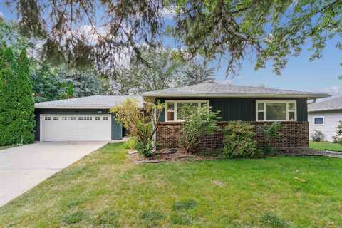 1103 Ridgemont Rd Road, Waterloo, IA 50701