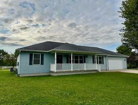 300 Meadow Lane, Charles City, IA 50616