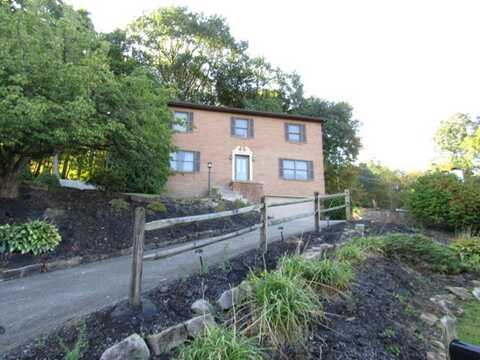 165 Oakdale Dr, Zelienople, PA 16063