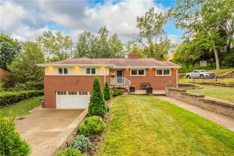 2455 Berkshire Dr, St Clair, PA 15241
