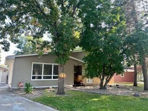 1894 Eisenhower Circle, Aberdeen, SD 57401