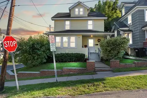 101 Charmouth Drive, Syracuse, NY 13207