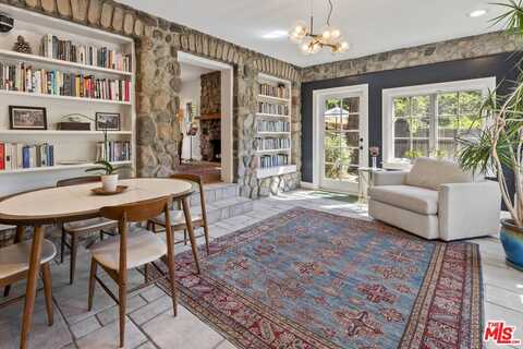 840 Country Club Dr, Burbank, CA 91501