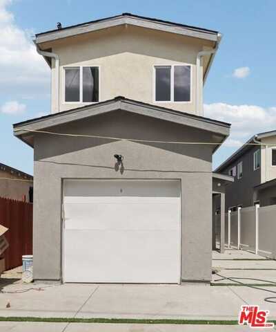 1673 E 111th St, Los Angeles, CA 90059