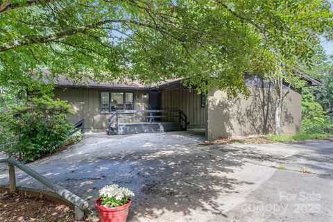 211 Greenbrier Street, Franklin, NC 28734