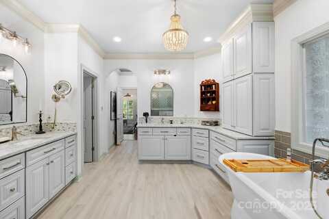 266 Riverwood Road, Mooresville, NC 28117