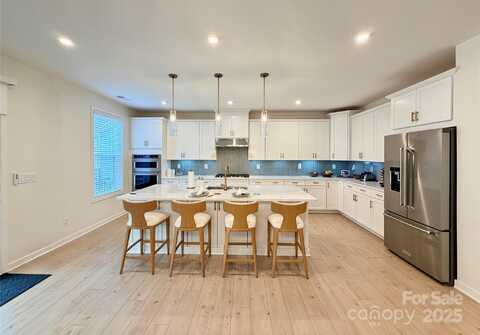 5212 Glenwalk Drive, Charlotte, NC 28269