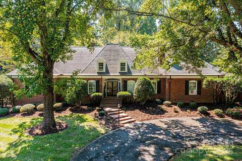 1690 2nd Street NW, Hickory, NC 28601
