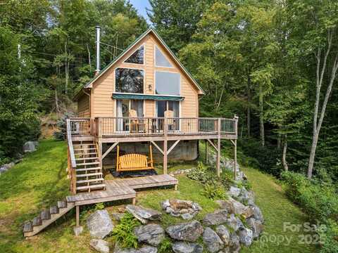 137 Green Mountain Road, Maggie Valley, NC 28751