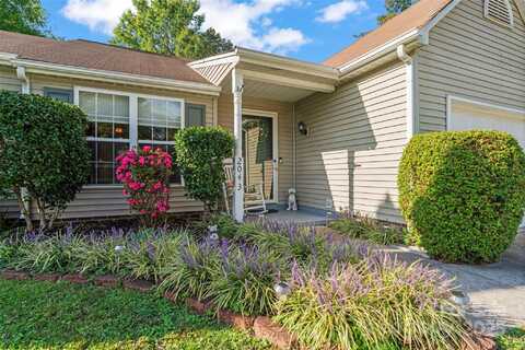 2043 Mallard Woods Place, Charlotte, NC 28262