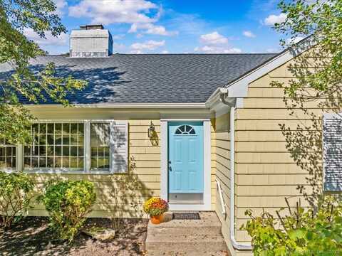 14 Horseshoe Lane, Madison, CT 06443