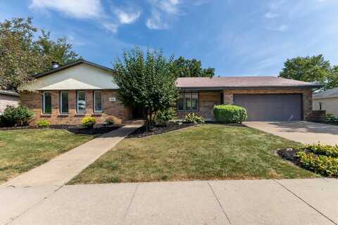 2942 Fox Hollow, Dubuque, IA 52001