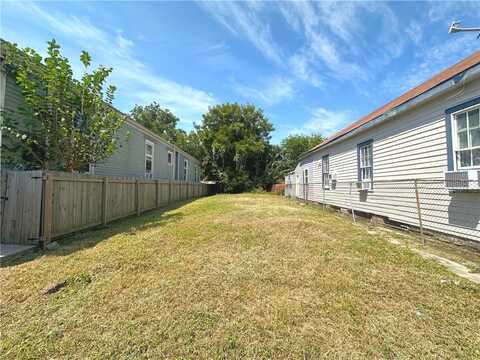 1426 ST. ANTHONY Street, New Orleans, LA 70116