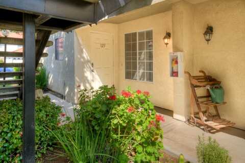 1542 Alluvial Avenue E, Fresno, CA 93720
