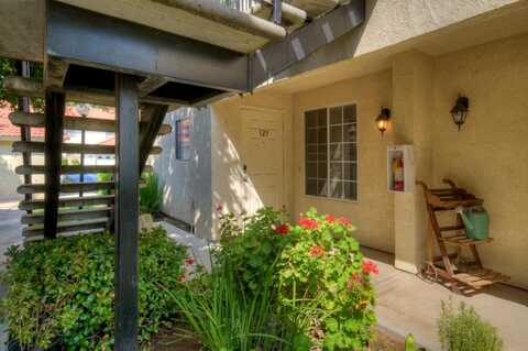1542 Alluvial Avenue E, Fresno, CA 93720