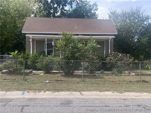 338 S Elizabeth Street, St Pauls, NC 28384