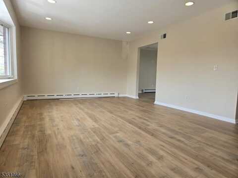 94 Rose Pl, Woodland Park, NJ 07424