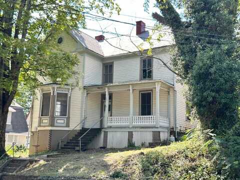 302 INSTITUTE ST, STAUNTON, VA 24401