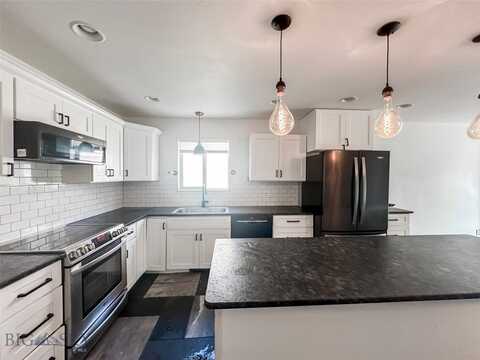 202 9th Street unit: B, Belgrade, MT 59714