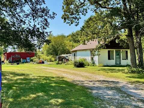 6815 W Toto Road, North Judson, IN 46366