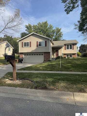 3330 Wildbriar Lane, Lincoln, NE 68516