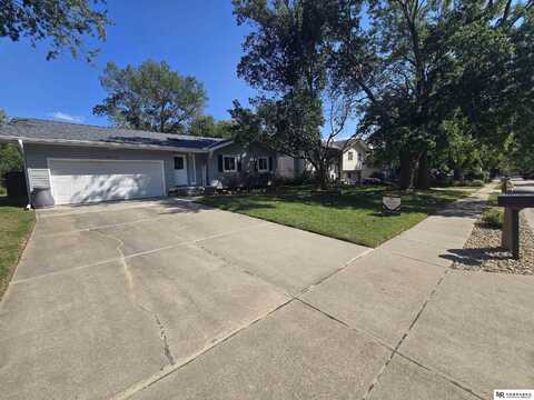 7417 Thorn Apple Lane, La Vista, NE 68128