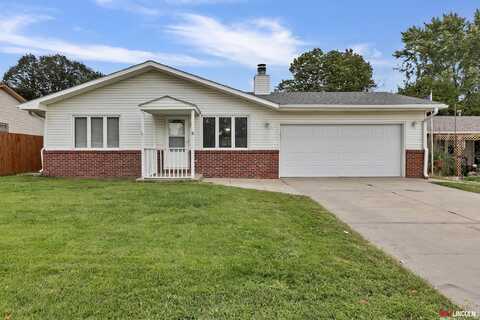 820 W R Street, Lincoln, NE 68528
