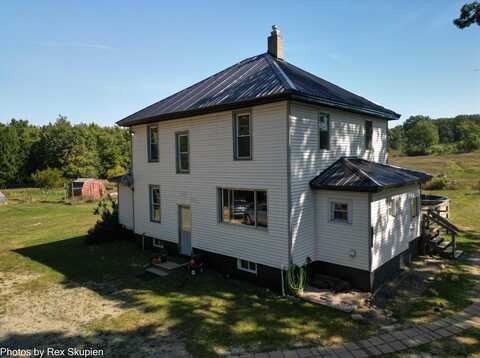 11664 N Gordon Avenue, Bitely, MI 49309