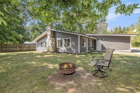 66907 Winding River Road, Constantine, MI 49042