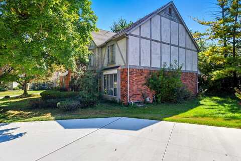 650 Deerfield Court, Rochester Hills, MI 48309
