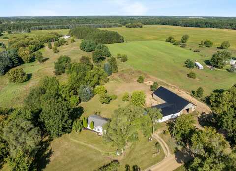 7131 Cowman Road, Hubbardston, MI 48845