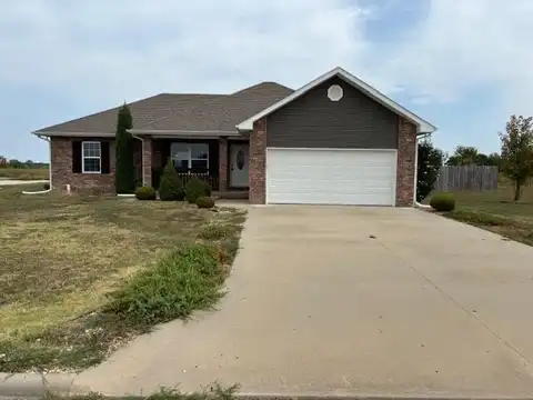 4706 S 125th Road, Bolivar, MO 65613