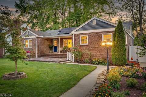 33 Ethel Pl, Metuchen, NJ 08840