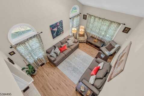 11 Dorchester Dr, East Brunswick, NJ 08816