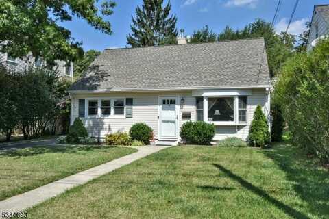 65 Bergen Ave, Waldwick, NJ 07463