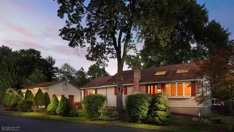 33 Gates Ave, Warren, NJ 07059
