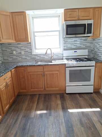 589 AVENUE A, Bayonne, NJ 07002
