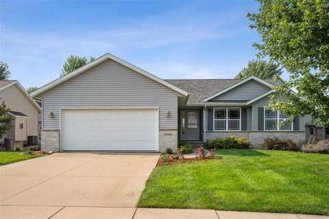 1460 Blacktail Ln, North Liberty, IA 52317