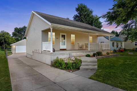 2427 Fruitland Blvd SW, Cedar Rapids, IA 52404