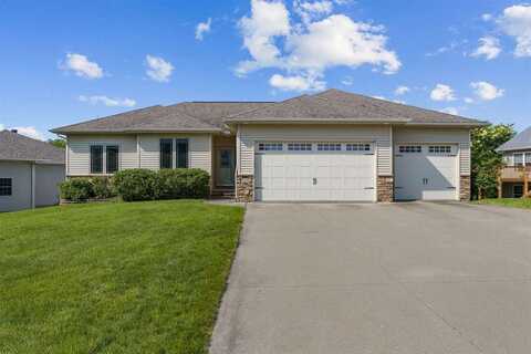2136 Oakdale Rdg, Coralville, IA 52241