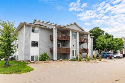 120 Shannon Dr, North Liberty, IA 52317
