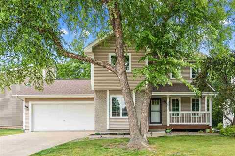 4017 Harwood Dr NE, Cedar Rapids, IA 52411